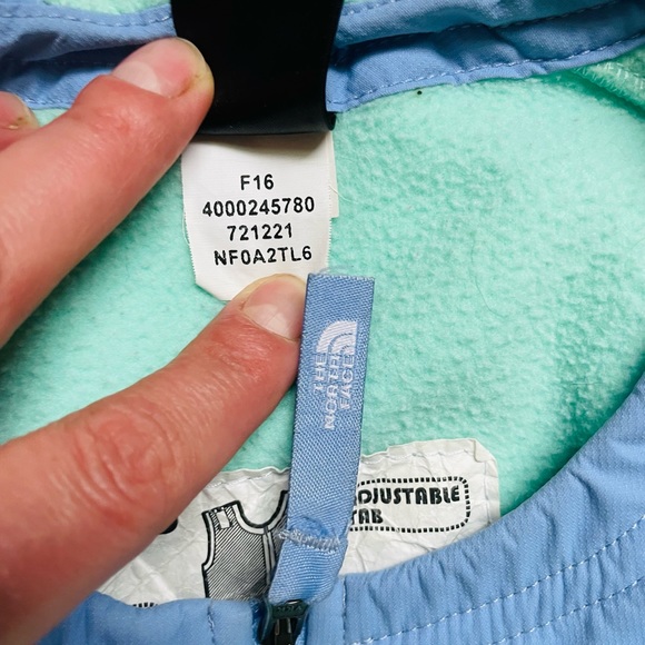 The North Face Girls Sz 6T snow suit - Picture 4 of 4